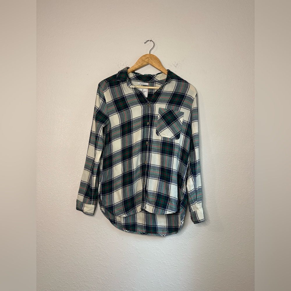 American Eagle Boyfriend Fit Green and White Plaid Size Small